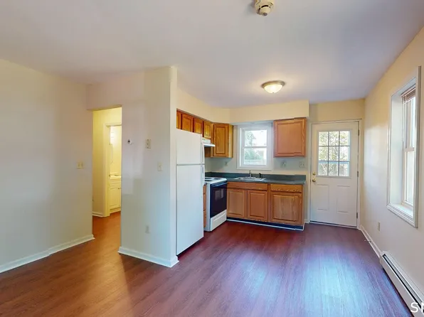 37 Landin St #1R, Woodbridge, CT 06525