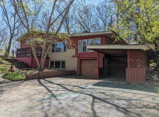 4496 Shorewood Dr, Rockford, IL 61101