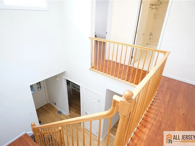 56 Coriander Dr — Photo 10