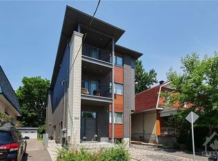 569 McLeod St #4, Ottawa, ON K1R 5R2