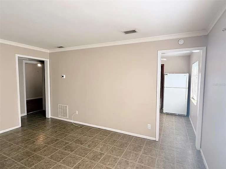 4935 Emerson Ave S — Photo 5