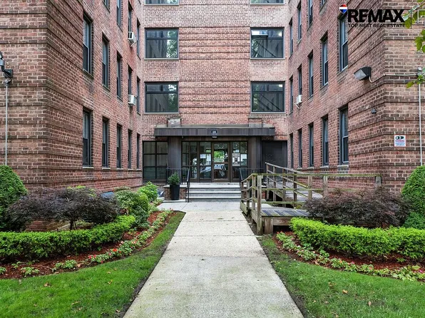 2251 Knapp St APT 5A, Brooklyn, NY 11229