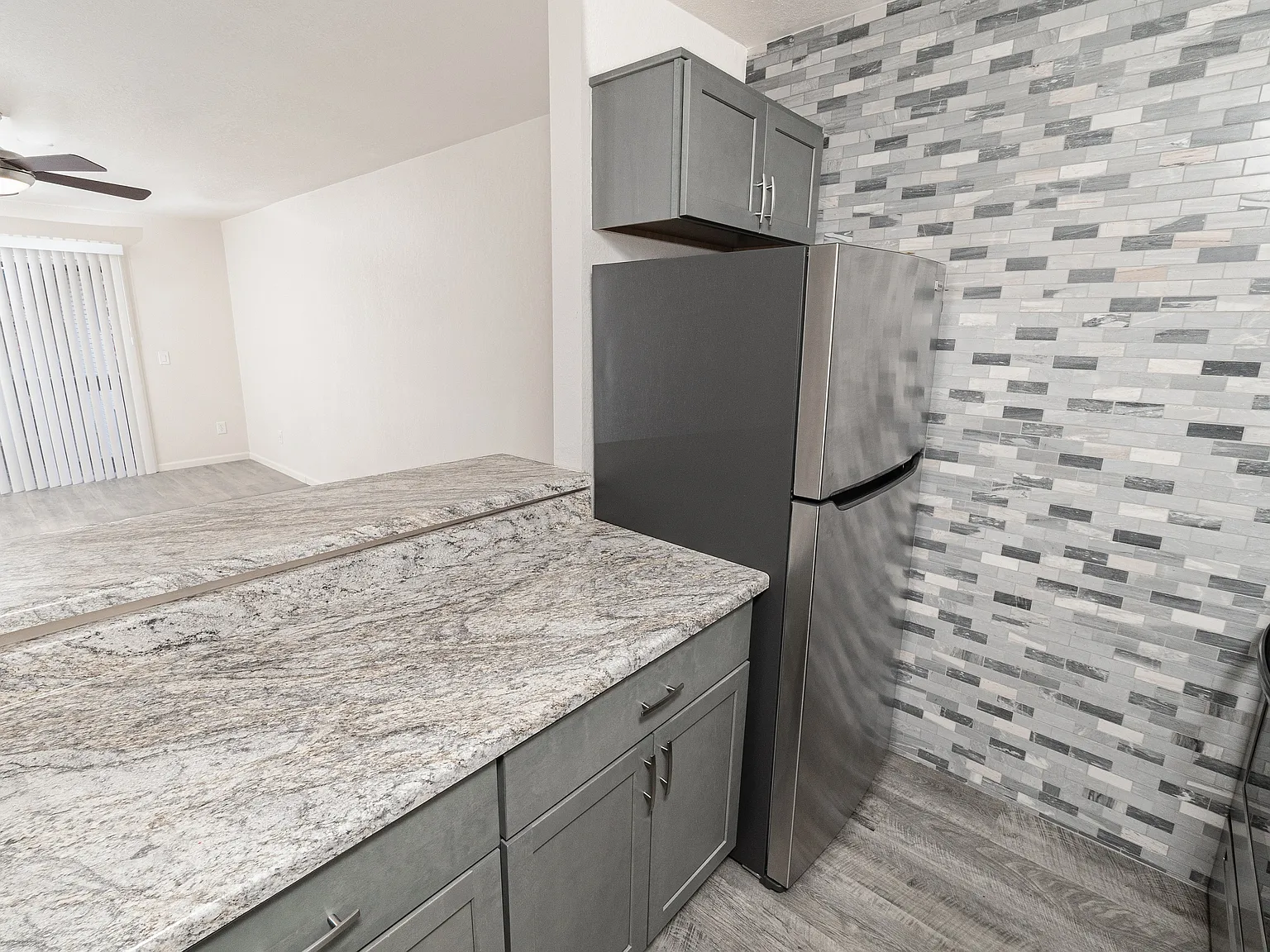 Hillcrest 90 — Photo 3