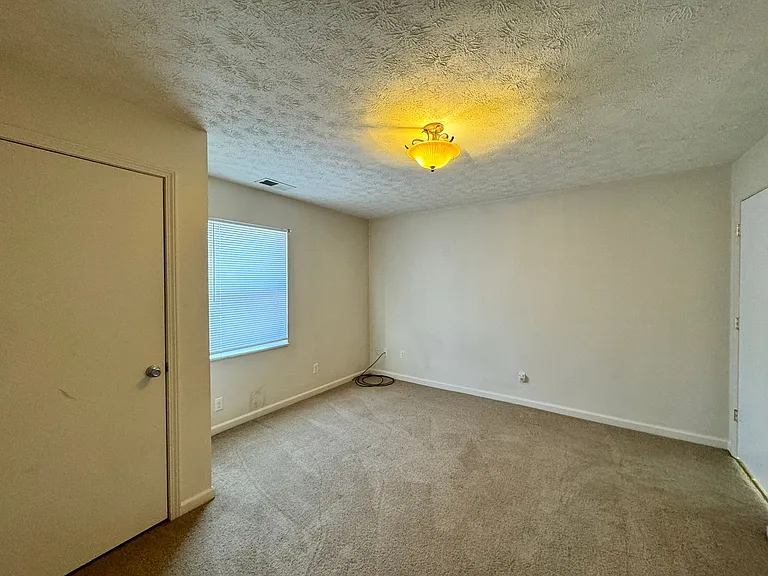 704 Chinn Ave — Photo 9