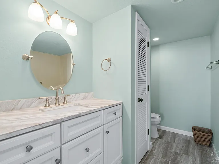 402 Port Royal Way — Photo 26