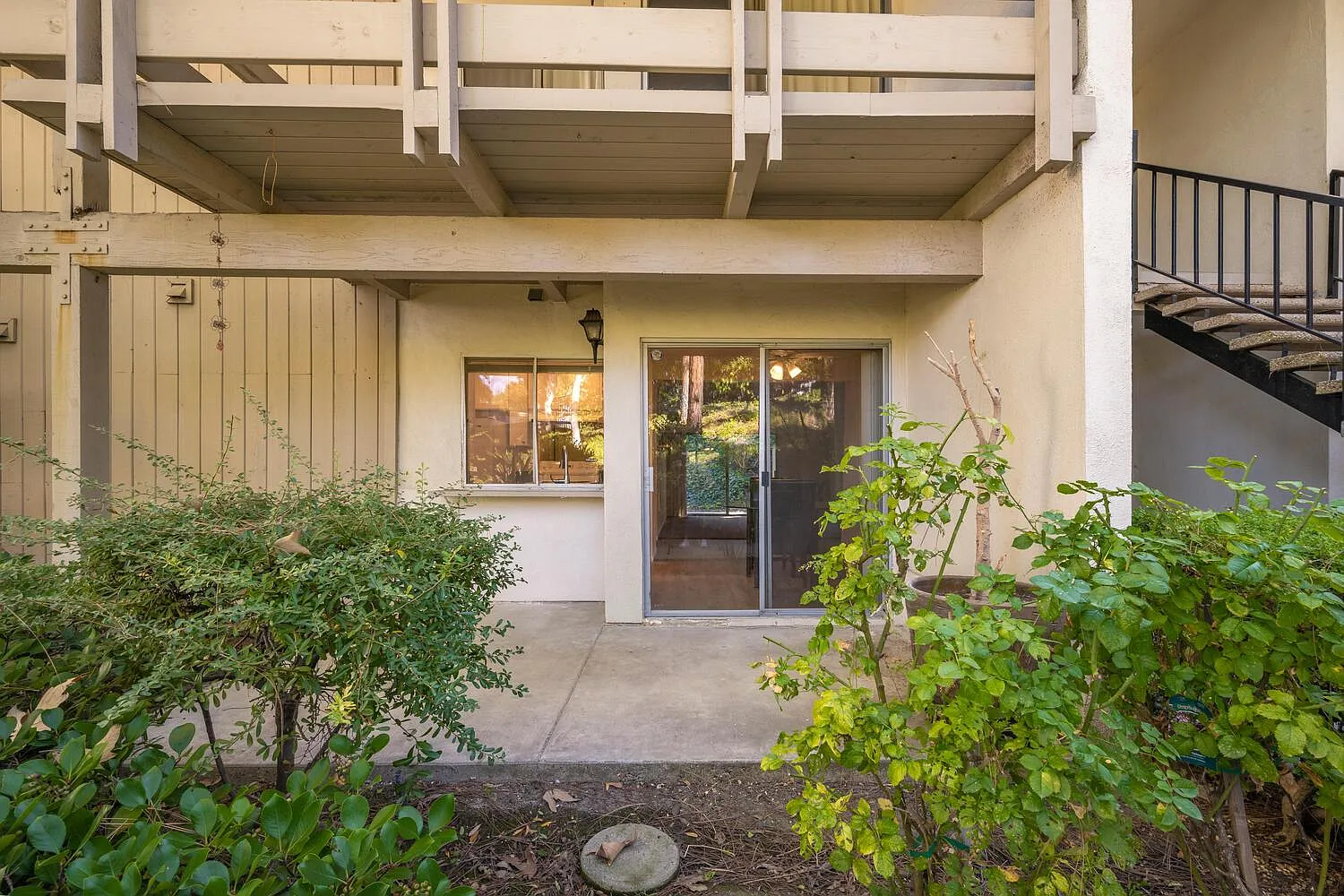 1 bed, 728 sqft, $2,400 — Photo 1