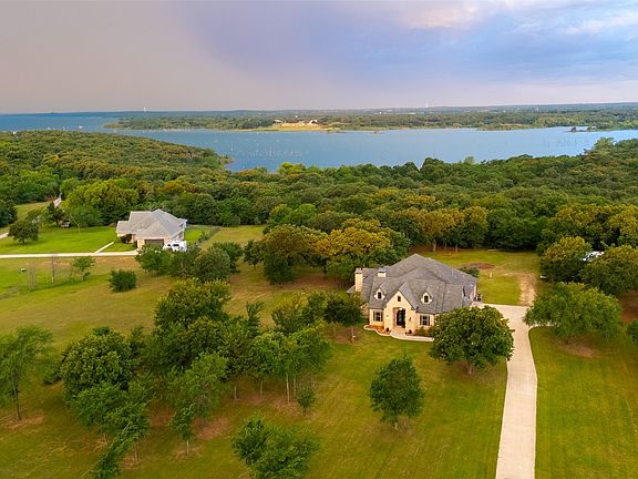 5th image of 99 Lake Dr