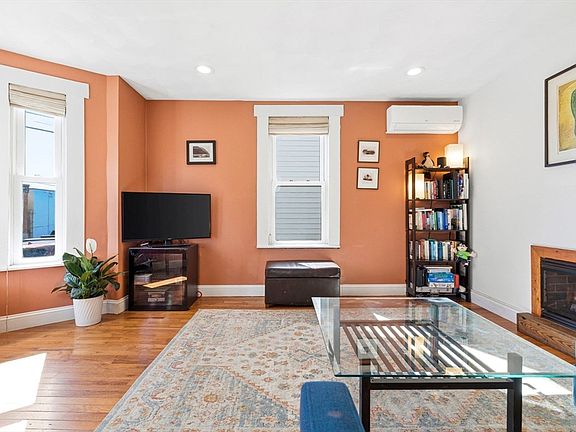 3rd image of 39 Alston St