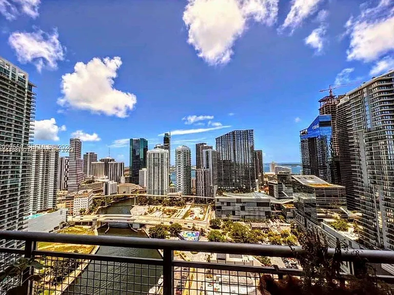 690 SW 1st Ct #Penthouse I06 — Photo 18