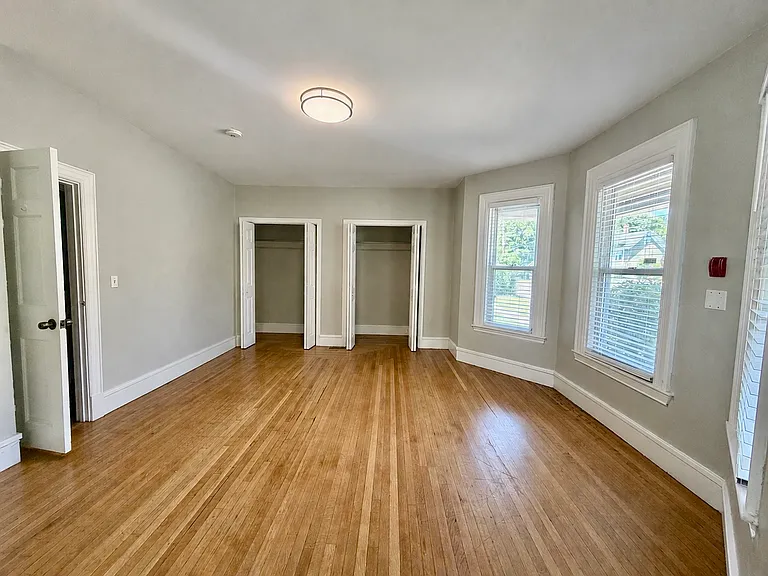 248 W Elm St #1 — Photo 8