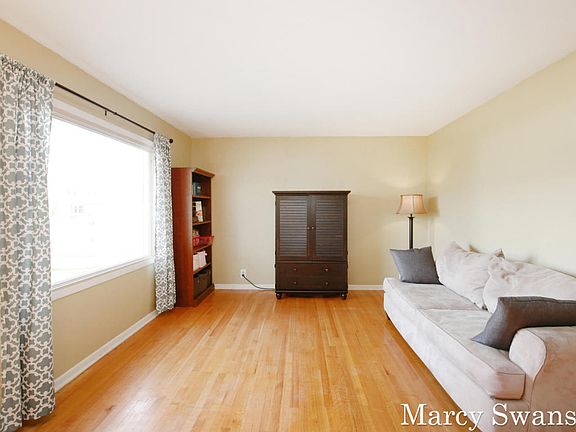 4th image of 2212 Chesapeake Dr NE