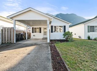 480 Coquihalla St, Hope, BC V0X 1L0