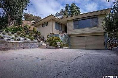2nd image of 822 Cooper Ave