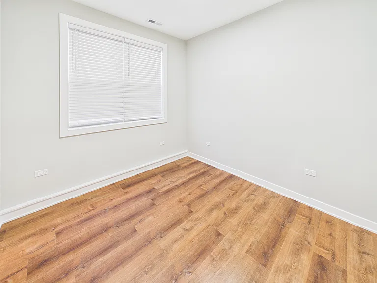 2236 W Cermak Rd #1R — Photo 30
