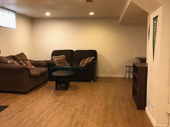 4th image of 1041 W Vine Dr #B