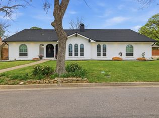 1613 Glasgow Dr, Arlington, TX 76015