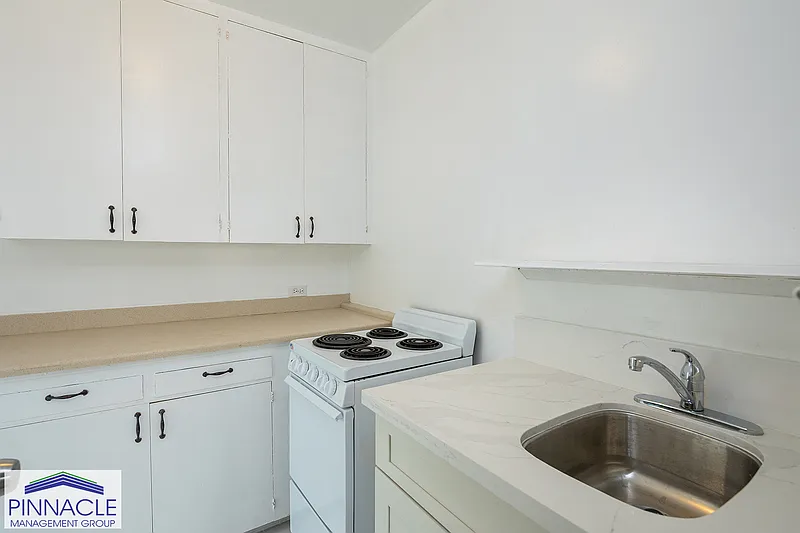 Building Photo - 1115C Hassinger St #2