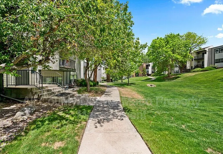 1400 Golden Cir #306 — Photo 23