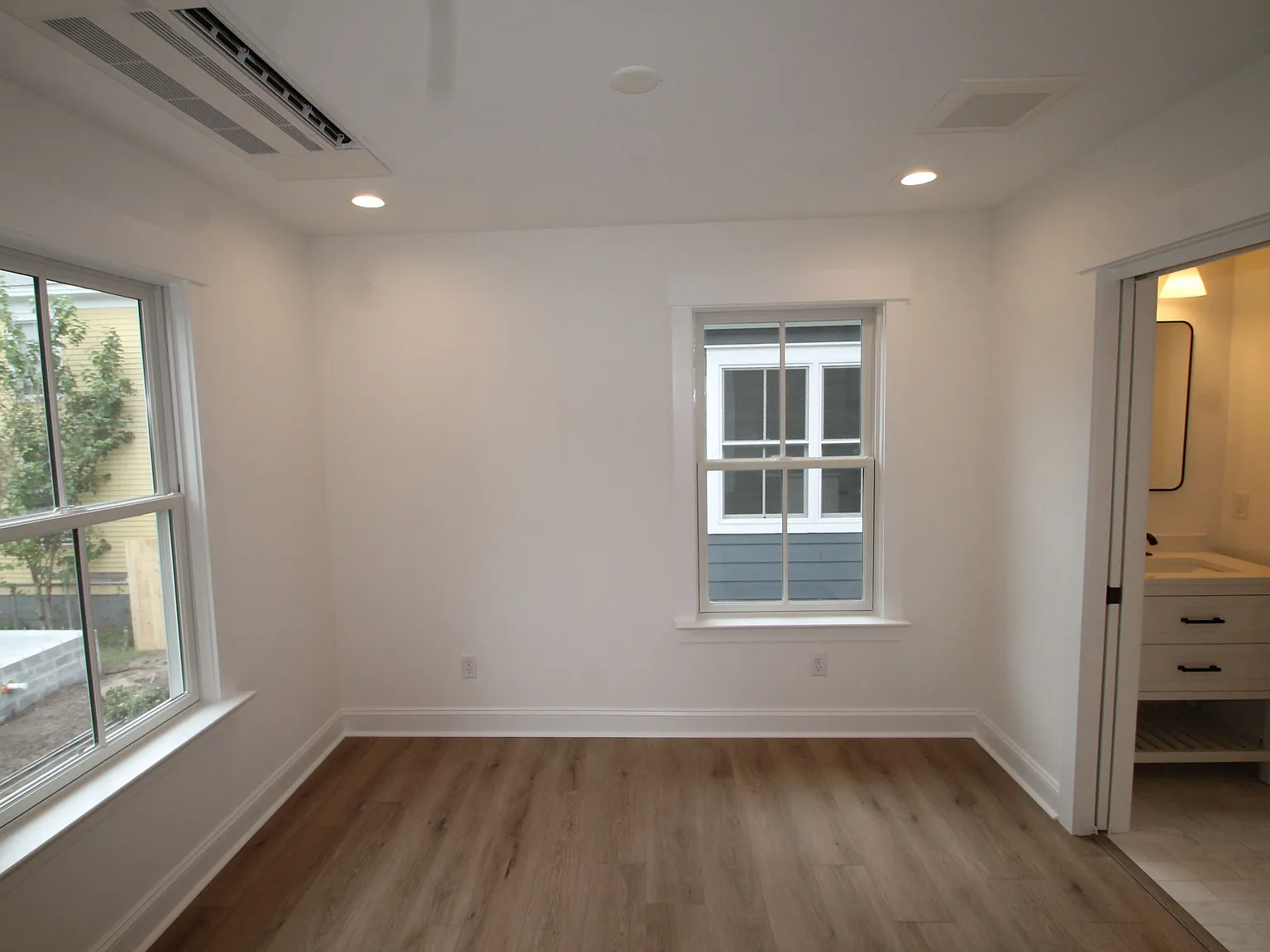 1 bed, 550 sqft, $1,600 — Photo 4