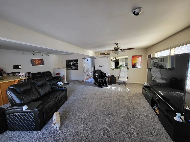 8199 Yorkridge Dr — Photo 6