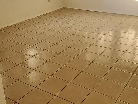 5th image of 24193 Myers Ave #5
