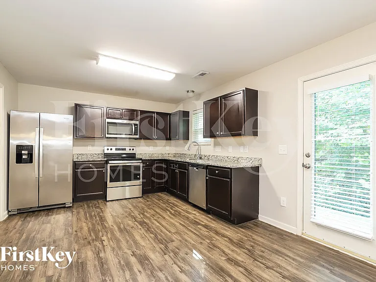 2202 Matthew Oaks Ct — Photo 7