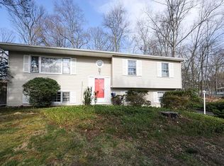 78 Carolina Dr, New City, NY 10956