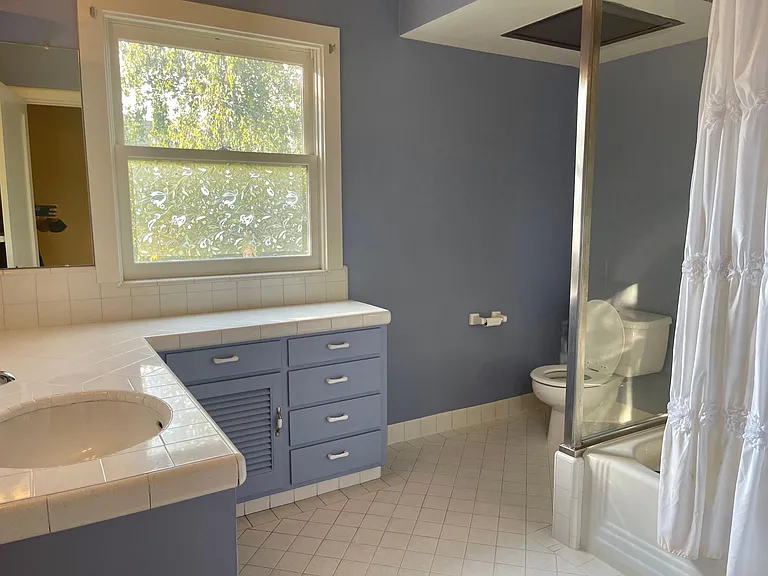 1404 Hillside Cir — Photo 19