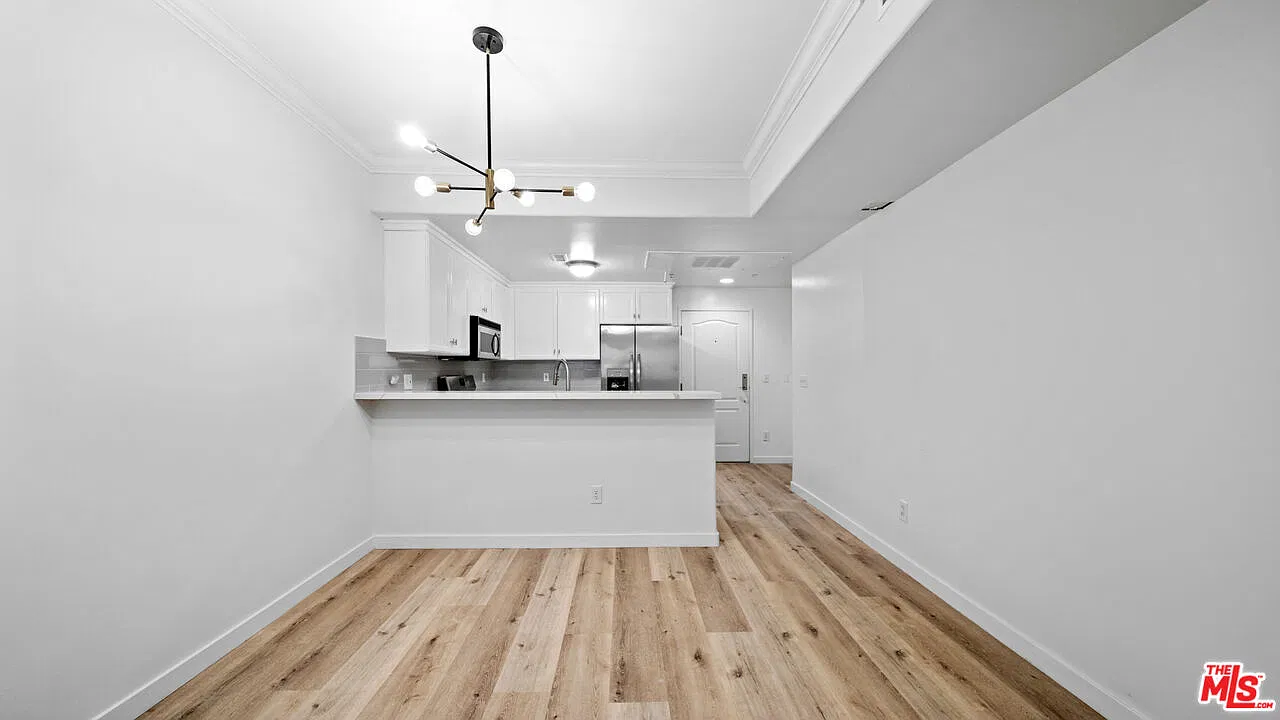 2 bed, 2.0 bath, 1300 sqft, $4,195 — Photo 4