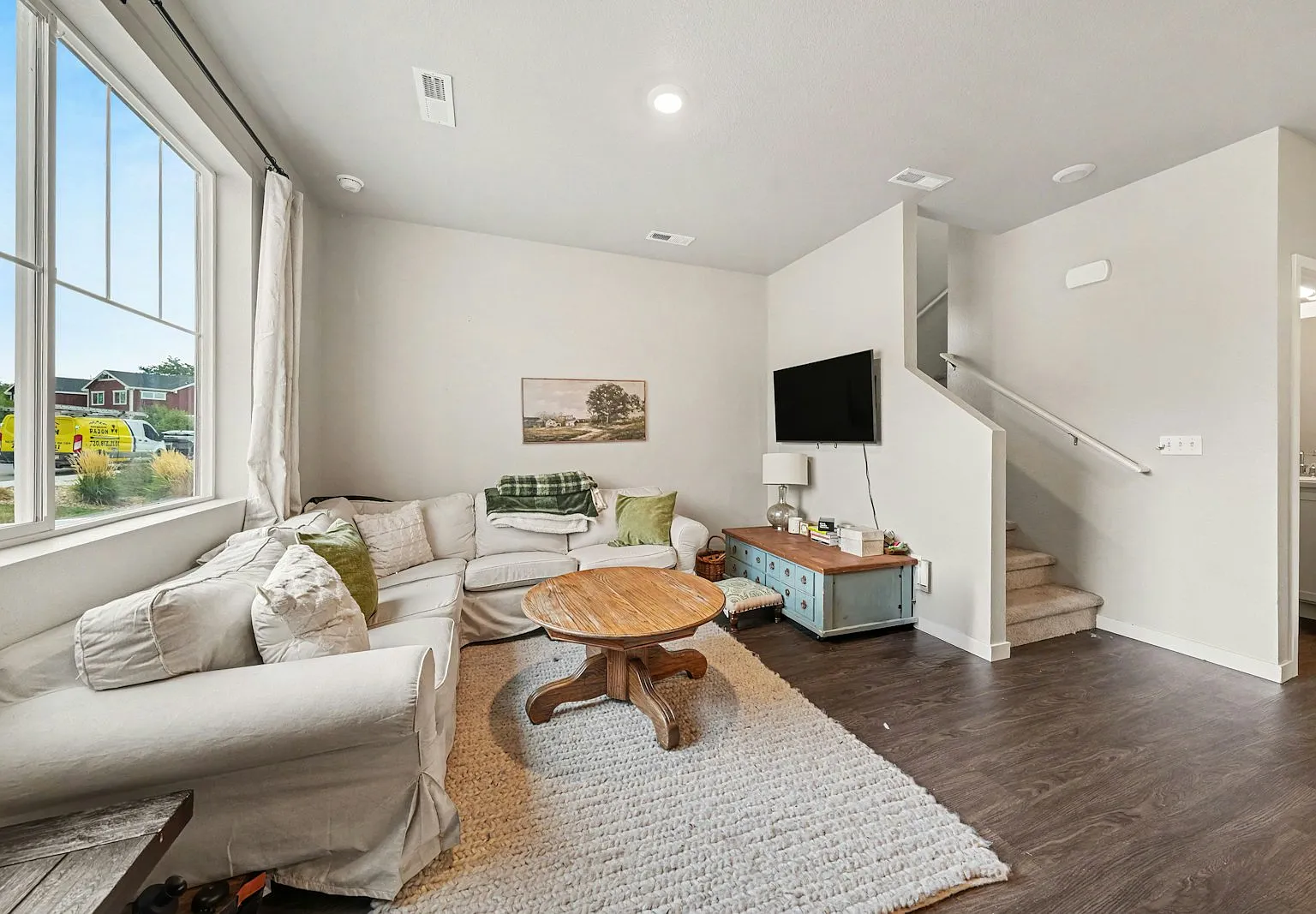 305 Oriole Way — Photo 4