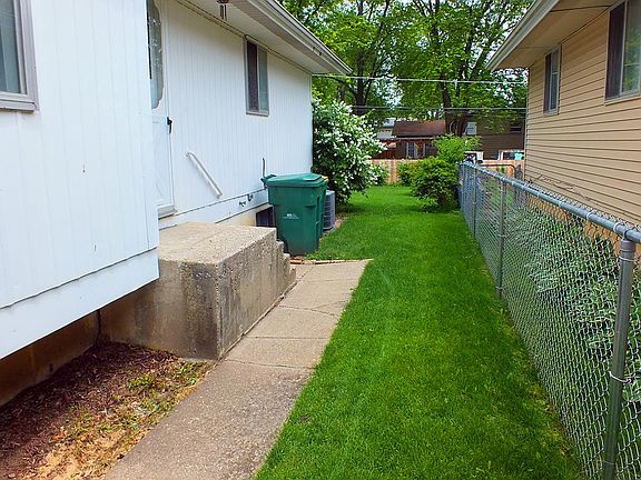 3rd image of 1321 Idlewild Dr