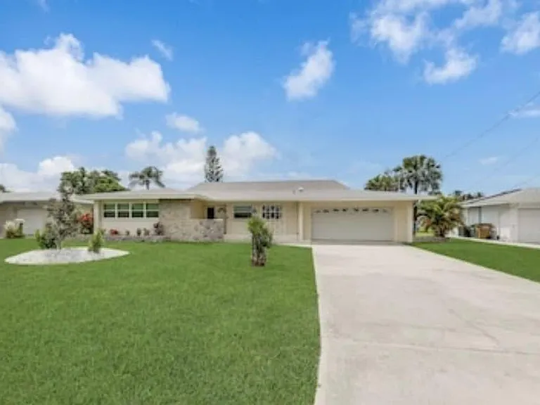 5256 Wisteria Ct — Photo 7
