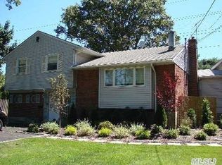 1134 Glen Cove Ave, Glen Head, NY 11545