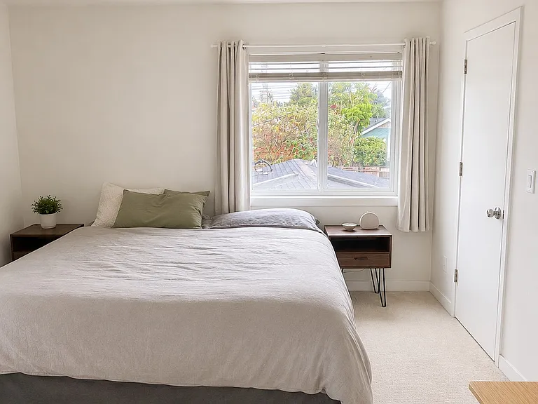 614 Westminster Ave #1 — Photo 4