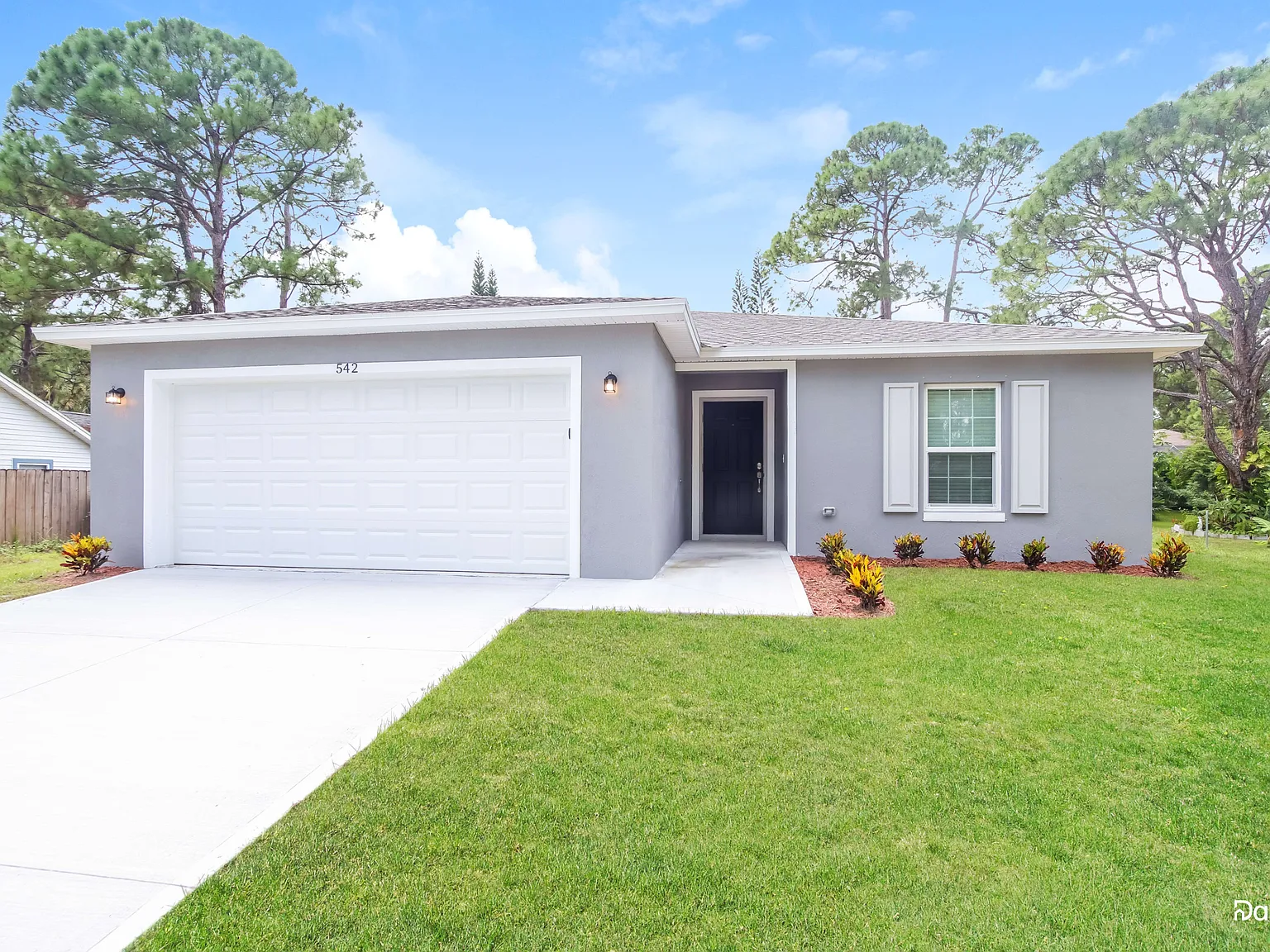 4 bed, 2.0 bath, 1833 sqft, $2,350 — Photo 2