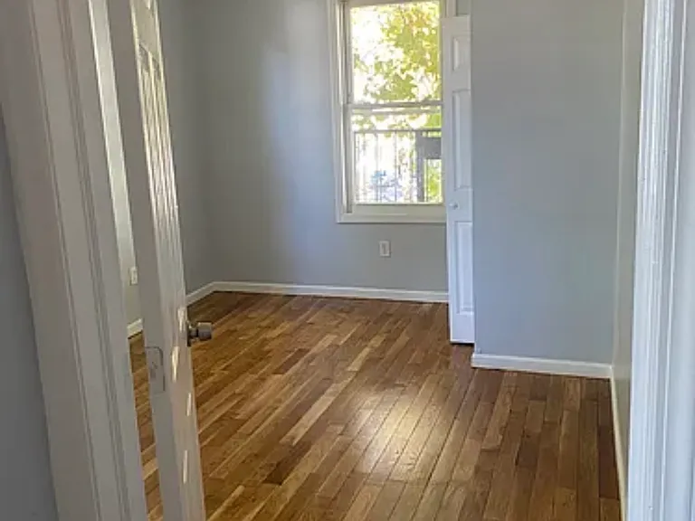 110 Williams Ave #3L — Photo 7