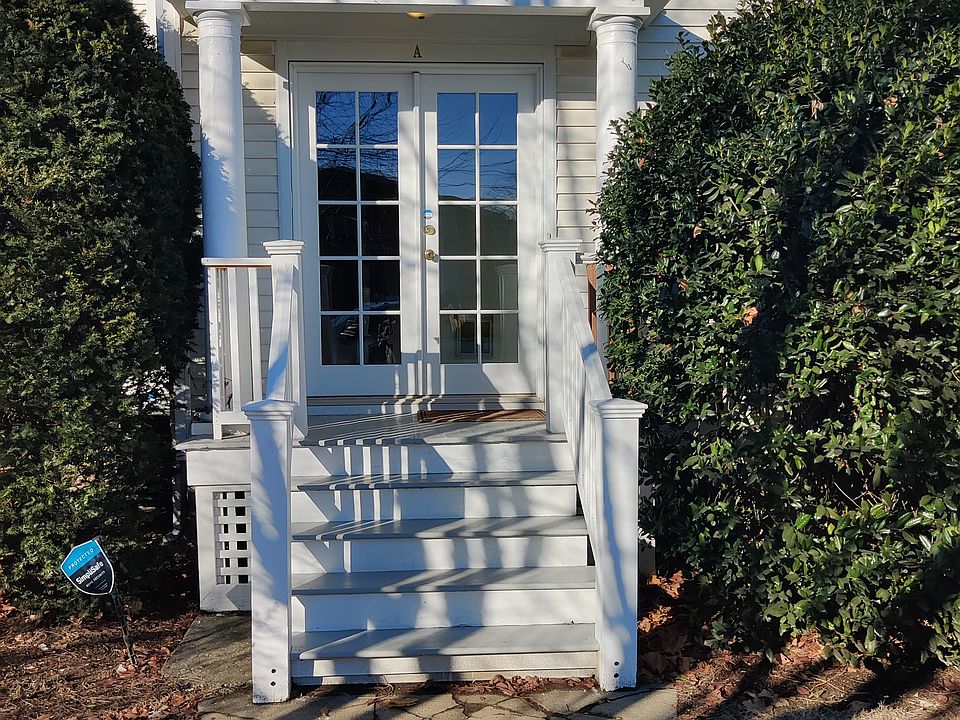 1st image of 28 Hoyt St