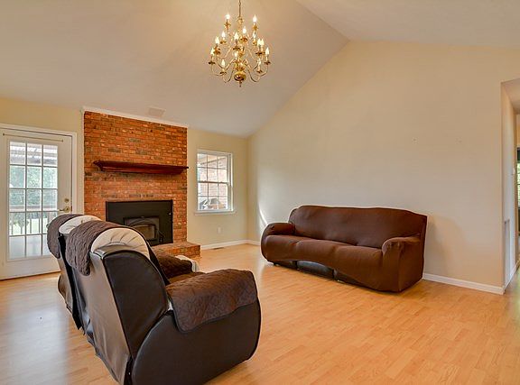 5th image of 174 Hidden Valley Dr