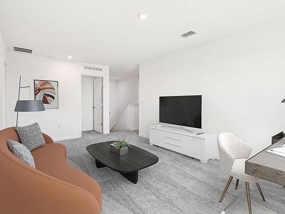 5th image of 5499 Meadow Walk Dr