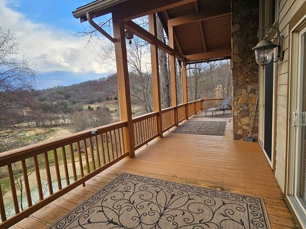 76 Sawgrass Dr #3, Whittier, NC 28789