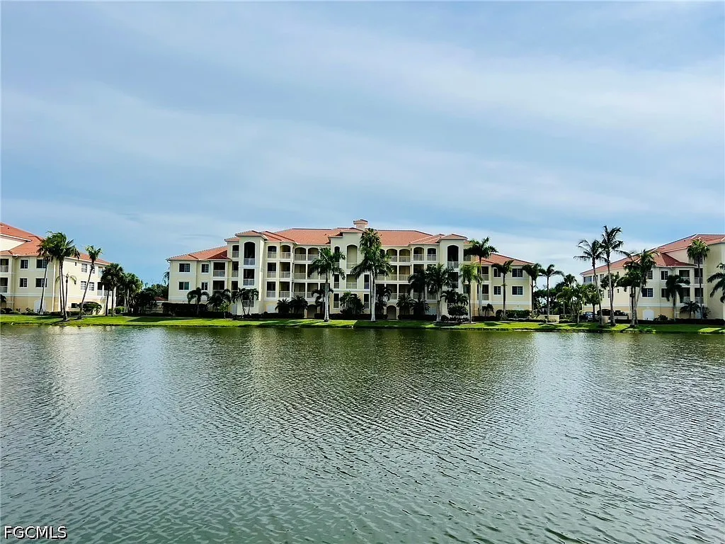 2 bed, 2.0 bath, 1373 sqft, $3,900 — Photo 1