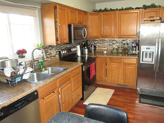 5th image of 639 Sanders Ct