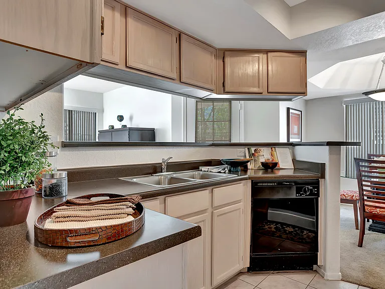 San Montego Apartments — Photo 65