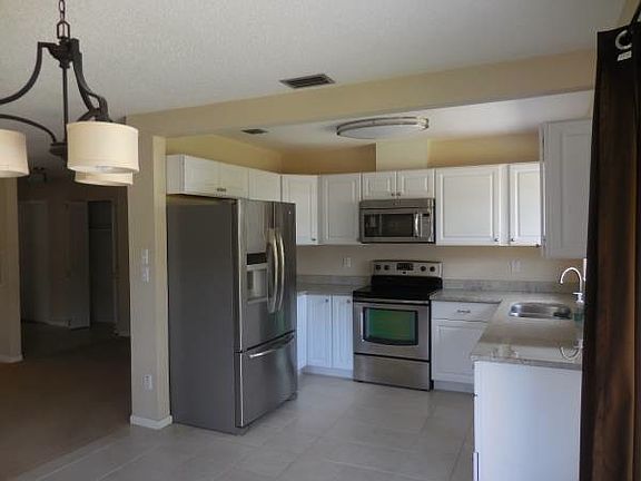 2nd image of 6919 Aberfeldy Ave N