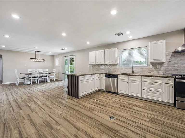 405 N Fulton St — Photo 18