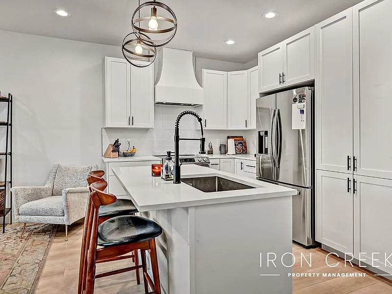 2928 W Davis St — Photo 5