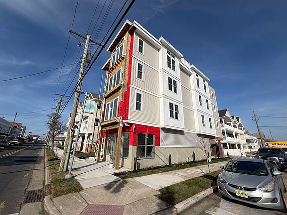 2nd image of 4000 Pacific Ave #200