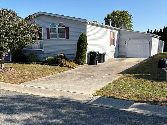 2nd image of 1018 Fernwood Way
