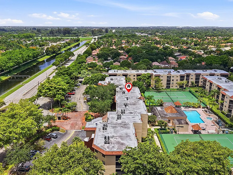 10401 W Broward Blvd #401 — Photo 45