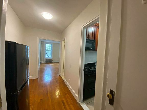 2nd image of 226 E 59th St APT 4RW